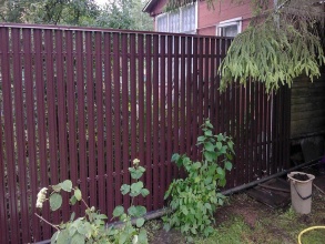 Забор из евроштакетника с бетонированием столбов 28 метров фото в Черкизово