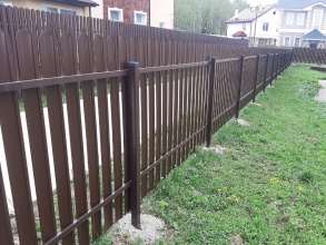 Забор из евроштакетника с утрамбовкой щебнем 70 метров фото в Черкизово