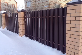 Забор из евроштакетника в шахматном порядке 30 метров фото в Черкизово