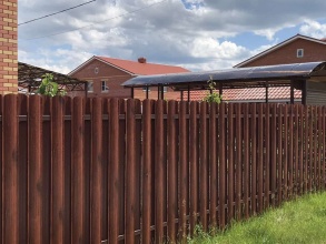 Забор из евроштакетника в шахматном порядке 15 метров фото стоимость под ключ