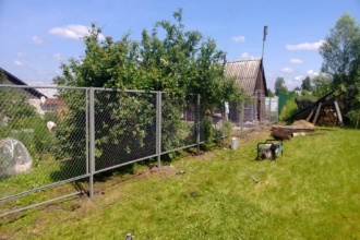 Забор из сетки рабицы в натяг секционный 80 метров фото в Черкизово